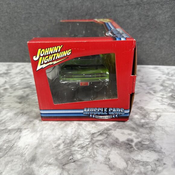 2006 Johnny Lightning 1971 Plymouth Duster 340 Muscle Car Green 1:24 New READ - Picture 3 of 7